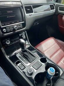 Predám Volkswagen Touareg II 3.0 V6 TDI BMT Premium 4MOTION - 11
