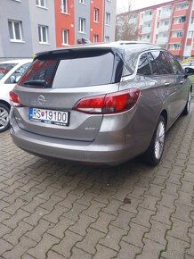 Opel Astra 1.6 81kw najvyššia výbava - 11