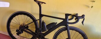 Kompletný karbónový cestný bicykel s elektronickou prehadzov - 11