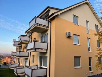 Priestranný a slnečný apartmán 250 m od termálneho kúpaliska - 11