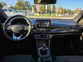 Hyundai i30 CW 1.5 T-GDi mHEV iMT Play - 11