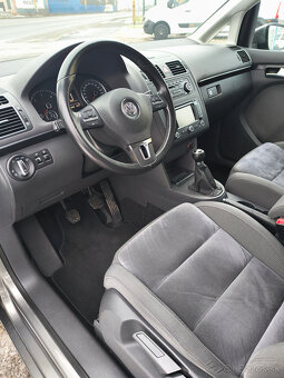 Volkswagen Touran 2.0 TDI Highline - 11