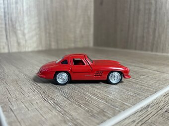 1:64 Mercedes-Benz 300 SL & Renntransporter (Norev) - 11