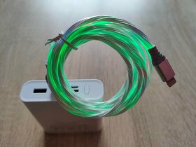 Svietiace káble USB-C a Apple - 11