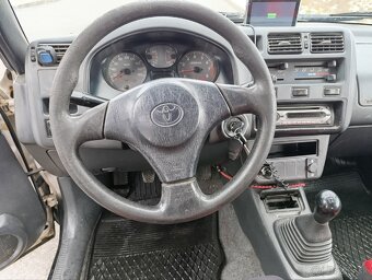 Toyota RAV4 - 11