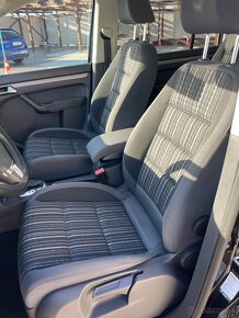 Volkswagen Touran 2.0 TDI Cross DSG - 11