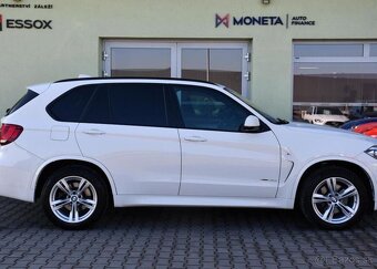 BMW X5 xDrive40d MSPORT HUD H/K TAŽNÉ 230 kw - 11