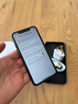 Iphone 11 Black 128 gb v záruke - 11