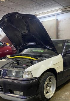 Rozšířené sklolaminátové blatníky pro BMW E36 - 11