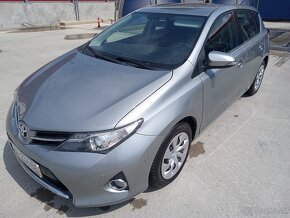 Toyota Auris 1.6 97kw benzín 2013 - 11