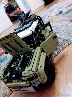 Originálne LEGO Technic 42110 Land Rover Defender - 11