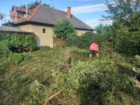 Ponúkam kosenie čistenie pozemkov-ručné Výkopové práce - 11