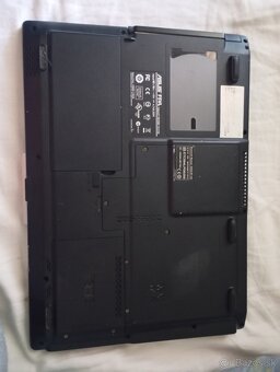 2 asus notebooky F5VL a A6R - 11