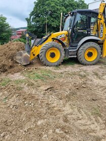 Výkopové, zemné a búracie práce. JCB 4CX - 11