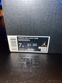 Jordan Max Aura 6 (GS) - 11