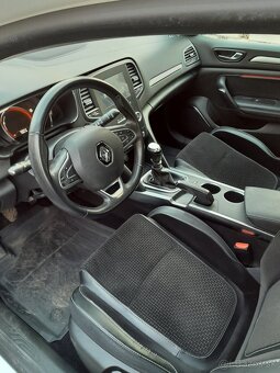 Renault Mégane 1.6/16V model 2018 - 11