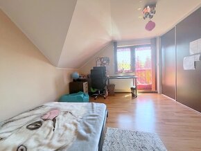 KVALITNÝ 4 - IZBOVÝ RODINNÝ DOM V BEŠEŇOVEJ + 2 APARTMÁNY - 11