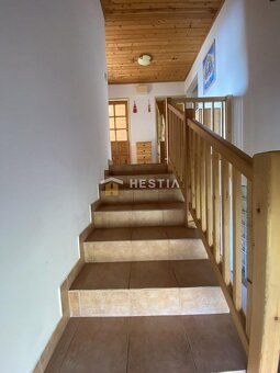 Rodinná usadlosť v úžasnej lokalite Pozemok 9600 m2 - 11