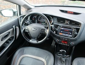 Kia Cee´d Premium 1,6CRDi 128k, panorama, navigácia, AUTOMAT - 11