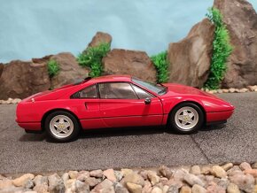 Prodám model 1:18 Ferrari 328GTB KYOSHO - 11