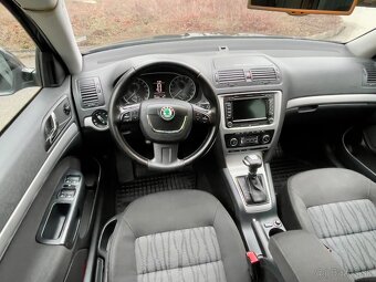 Škoda Octavia Combi 2.0 Tdi Cr Elegance DSG - 11