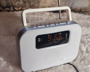 Predám tranzistorové rádio Muse M-081 RW - 11