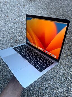 MacBook Pro 13” A1708 baterie 69 Cyklů - 11