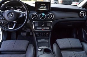 Mercedes-Benz GLA 180 Entry A/T - 11