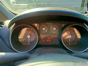 Predam Fiat Punto 1.4 57 KW r.v. 2016 vybava lounge - 11