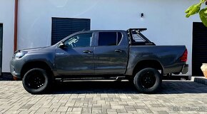 TOYOTA HILUX 2.4 D-4D - PREDAJ AJ NA SPLÁTKY - 11