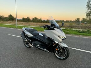 Yamaha T-Max 530 DX DPH - 11