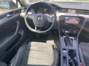 VW Passat 2.0 TDi 140 kW kup ČR 11/2017 Highline / 88tis.KM - 11