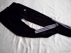 Adidas pánske uni tepláky  M - 11