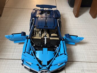 Lego Bugatti Chiron 42083 - 11