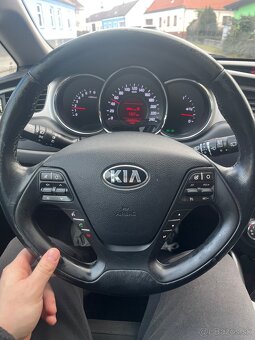 Kia ceed 1.4i panorama - 11