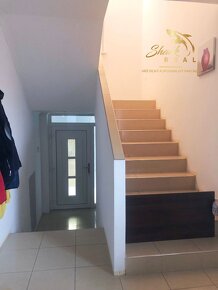 Jedinečná apartmánová nehnutelnosť s bazénom a záhradou - 11