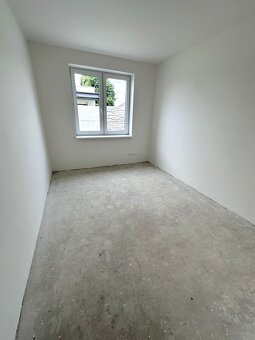 4 izbový rodinný dom 111m2, pozemok 580 m2 Horné Saliby - 11