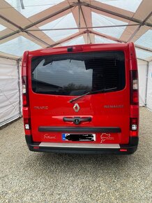 Renault Trafic Passenger - 11