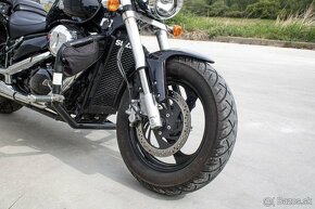 Suzuki Intruder 800M - 11