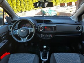 TOYOTA YARIS 1.3 mt6 2013 - 11