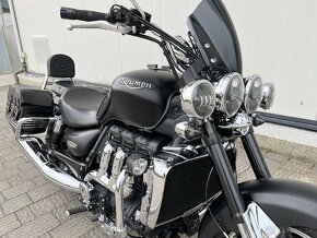 TRIUMPH ROCKET III ROADSTER…..2013……TOP STAV - 11