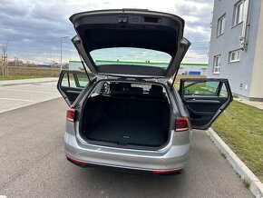 Volkswagen Passat Variant 2.0 TDI EVO Bussines DSG - 11