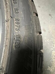 ZIMNA SADA DVOJROZMER 245/40 R19 275/35 R19 PIRELLI - 11