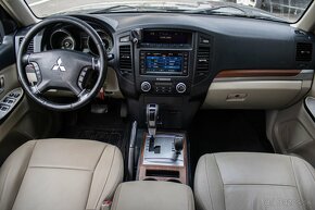 Mitsubishi Pajero Wagon 3.2 Di - 11