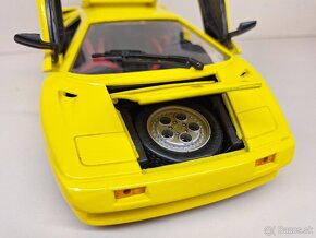 1:18 LAMBORGHINI DIABLO Ž - 11