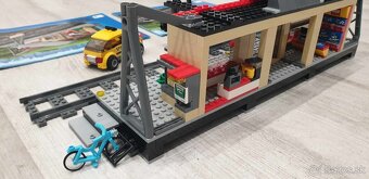 LEGO 60050 Vlak TRAIN station - 11