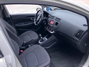 KIA Rio 1,4 16v cvt benzín - 11