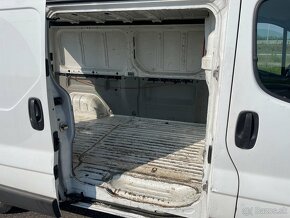 Renault Trafic II  2,0  dCi  115   L2H1 - 11