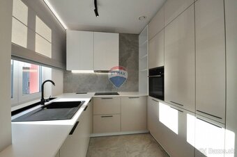 PREDAJ, DE LUXE 2-izbový byt, 62 m2, Svit, Ul. Štúrova, - 11