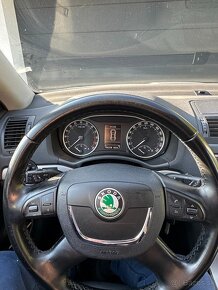 Škoda octavia 2 combi 2,0Tdi CR xenon navigacia - 11